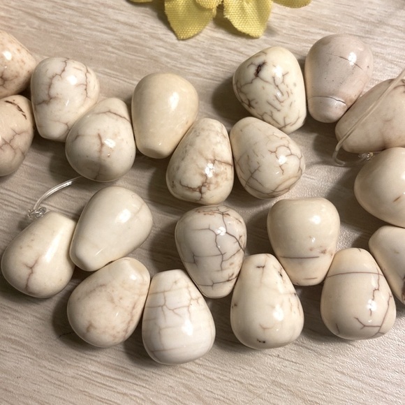 Howlite Strand - Picture 5 of 5